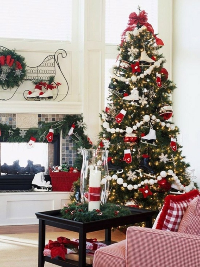 red-christmas-tree-decorations-2015-ejq4el1p